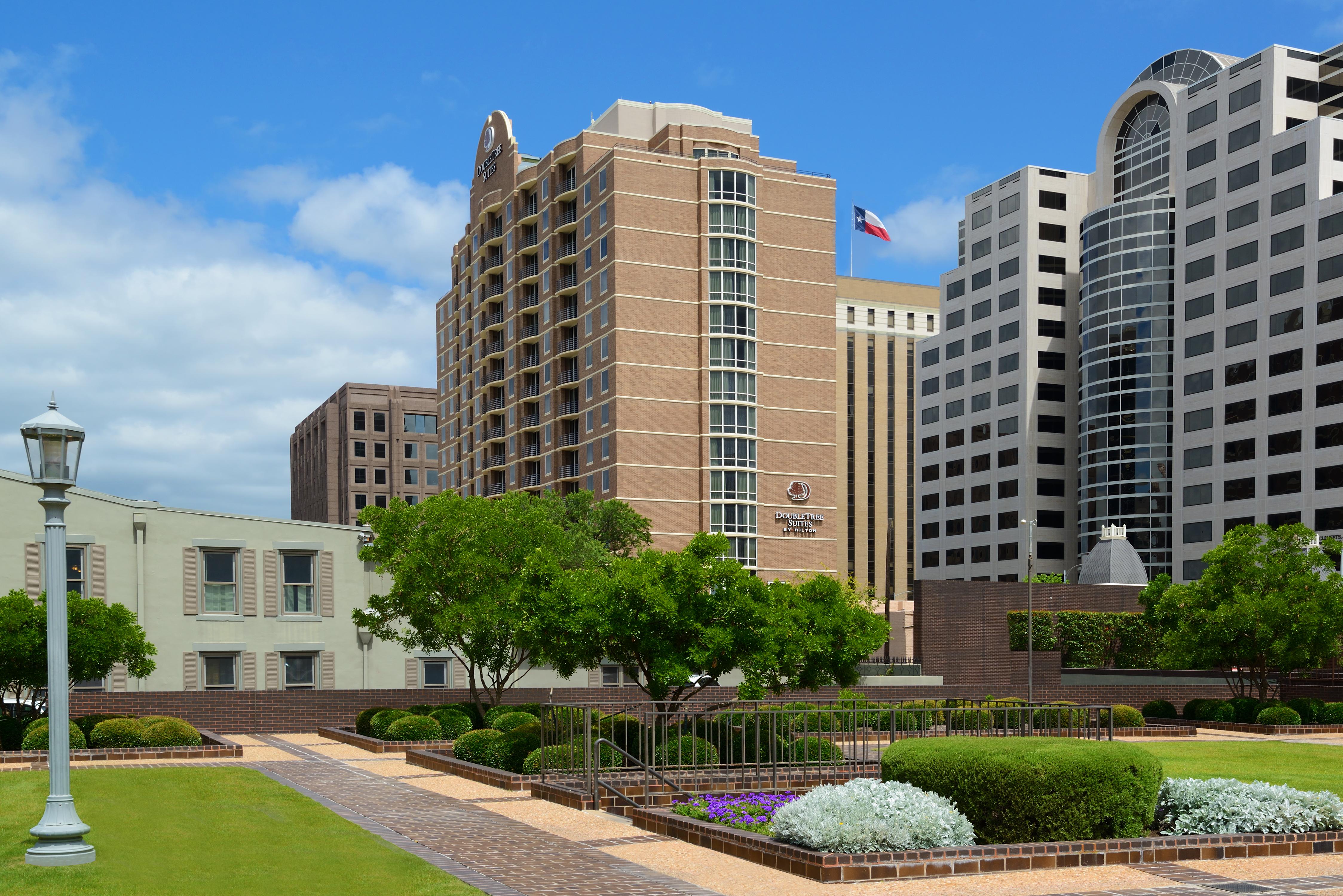 Doubletree Suites By Hilton Austin Downtown Capitol Exterior photo