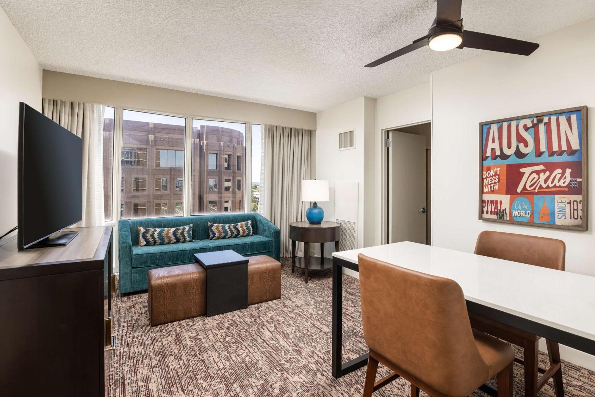 Doubletree Suites By Hilton Austin Downtown Capitol Exterior photo